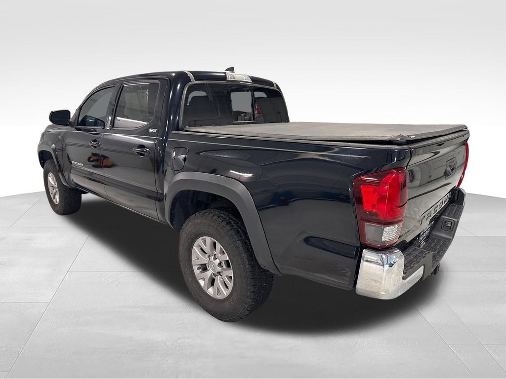 Used 2019 Toyota Tacoma SR5 RWD image 45