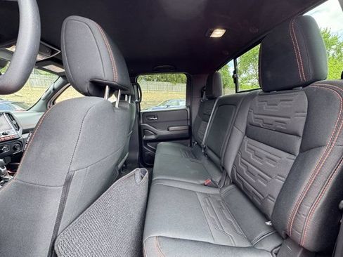 Used 2025 Nissan Frontier PRO-4X AWD/4WD image 7