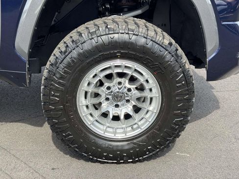 Used 2022 Toyota Tundra Limited image 27