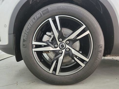 Used 2023 Volvo XC40 B5 Plus AWD/4WD image 36