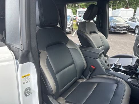 Used 2025 Ford Bronco Outer Banks AWD/4WD image 23