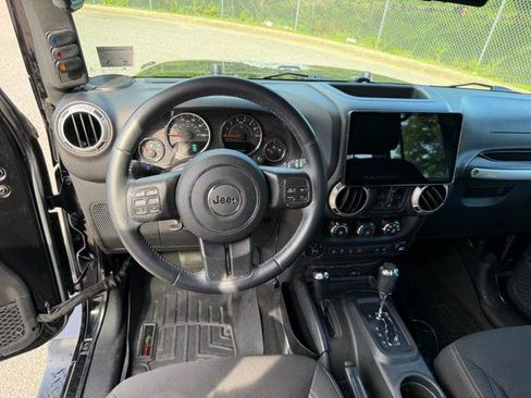 Used 2017 Jeep Wrangler Unlimited Sahara w/ Max Tow Package AWD/4WD image 26