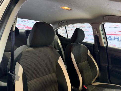 Used 2022 Nissan Versa SV FWD image 40