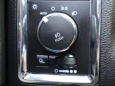 Used 2014 RAM 1500 Laramie AWD/4WD image 29