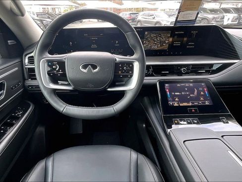 Certified 2025 INFINITI QX80 Pure w/ Cargo Package AWD/4WD image 7