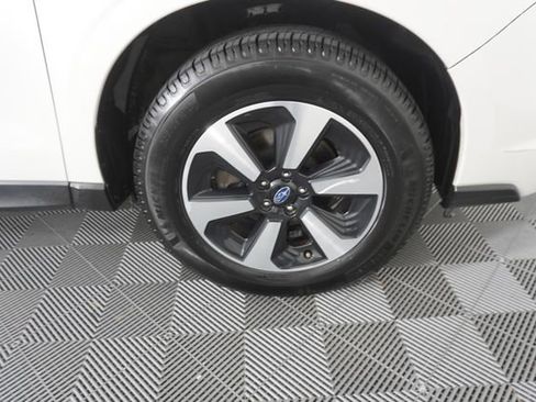 Used 2018 Subaru Forester 2.5i Premium AWD/4WD image 15