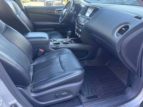 Used 2015 Nissan Pathfinder Platinum w/ Family Entertainment Package FWD image 14