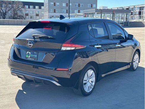 Used 2025 Nissan Leaf S image 8