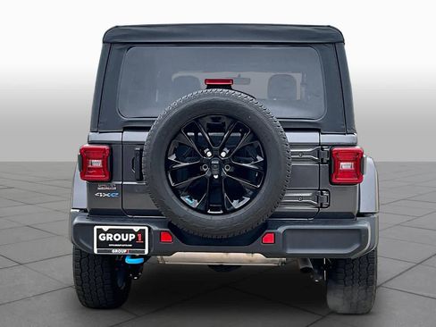 Used 2022 Jeep Wrangler Unlimited Sahara w/ Cold Weather Group AWD/4WD image 6