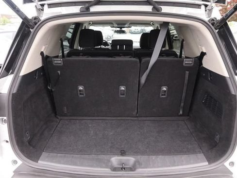 Certified 2025 Nissan Pathfinder SV FWD image 7
