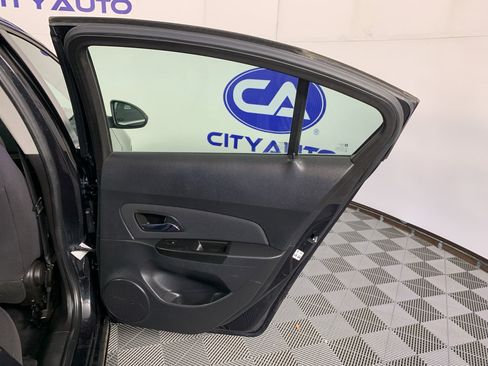 Used 2014 Chevrolet Cruze LT image 34