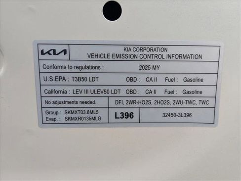 Used 2025 Kia Telluride LX image 29