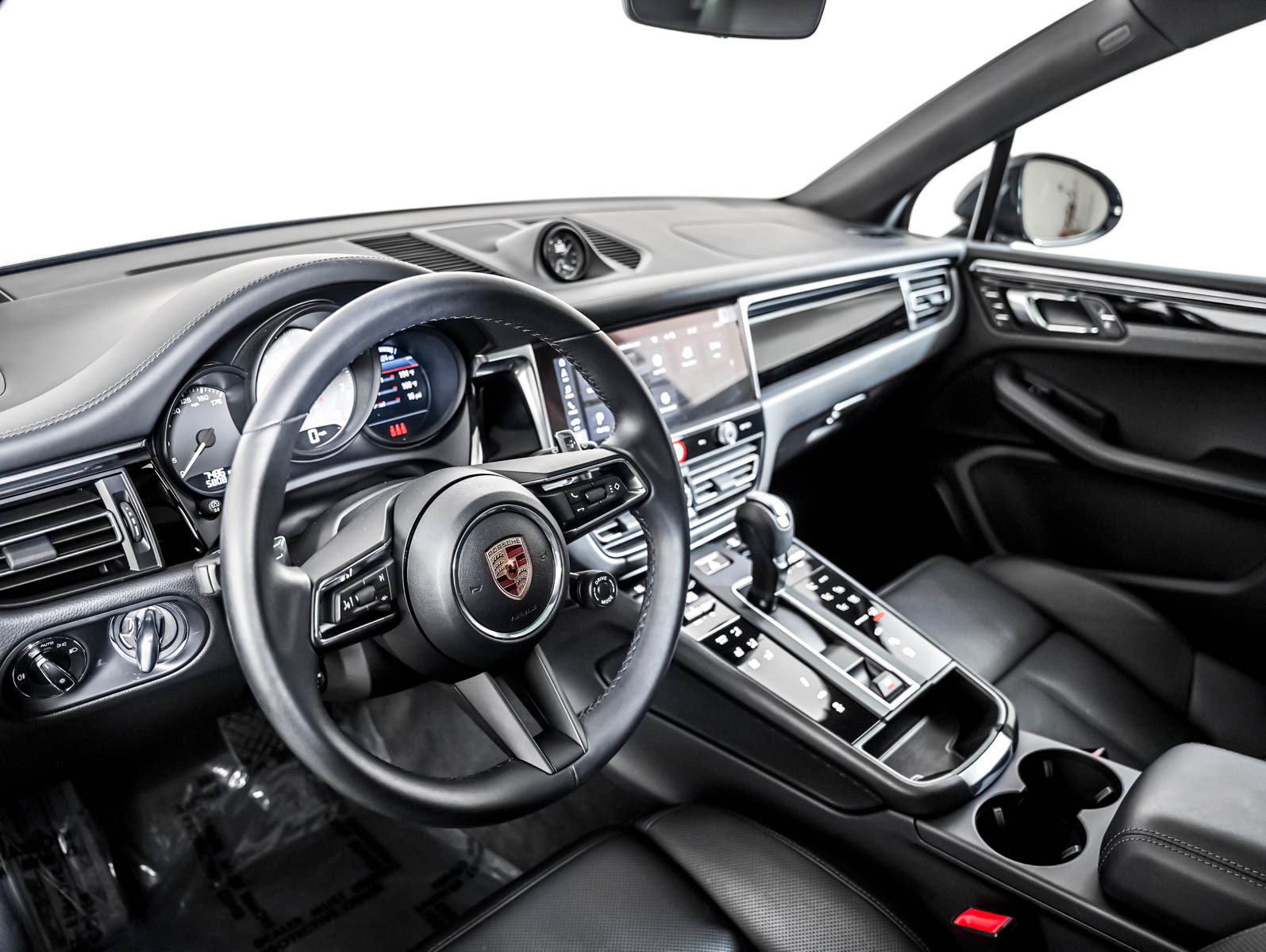 Certified 2026 Porsche Macan S AWD/4WD image 4
