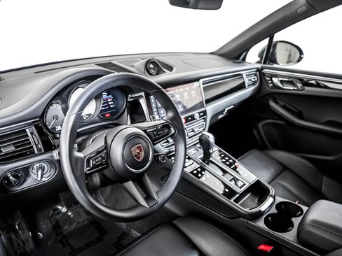 Used 2026 Porsche Macan S AWD/4WD image 4