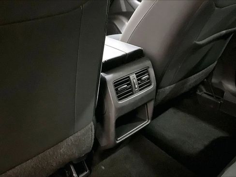 Used 2023 Nissan Rogue S AWD/4WD image 31