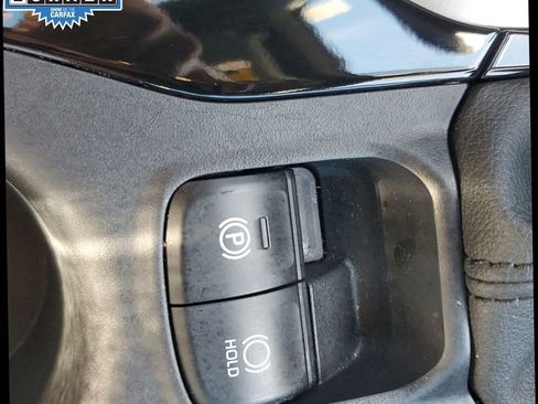 Certified 2023 Toyota Corolla Cross XSE image 31