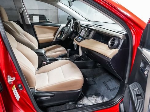 Used 2014 Toyota RAV4 XLE w/ Preferred Accessory Package FWD image 17