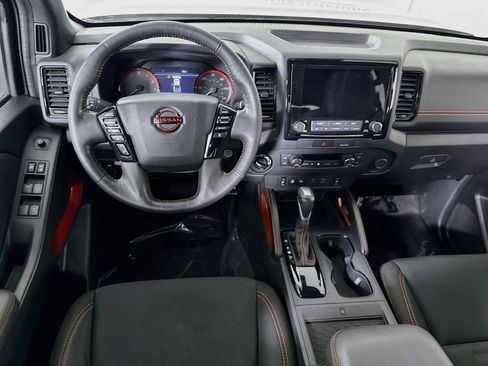 Used 2022 Nissan Frontier PRO-4X AWD/4WD image 3