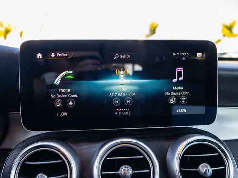 Used 2020 Mercedes-Benz GLC 300 image 33