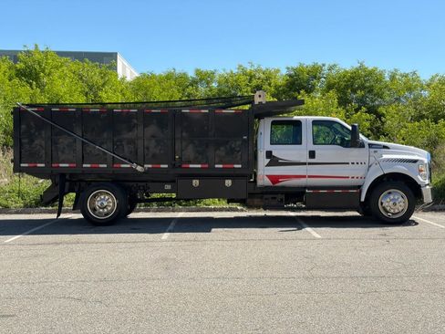 Used 2017 Ford F650 2WD Crew Cab Super Duty image 12