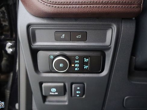 Certified 2024 Ford Expedition Limited image 18