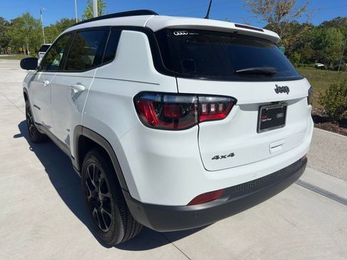 Used 2025 Jeep Compass Latitude w/ Convenience Group image 6