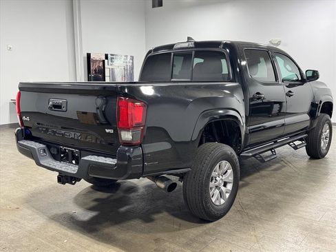 Used 2019 Toyota Tacoma SR w/ SR Convenience Package image 4