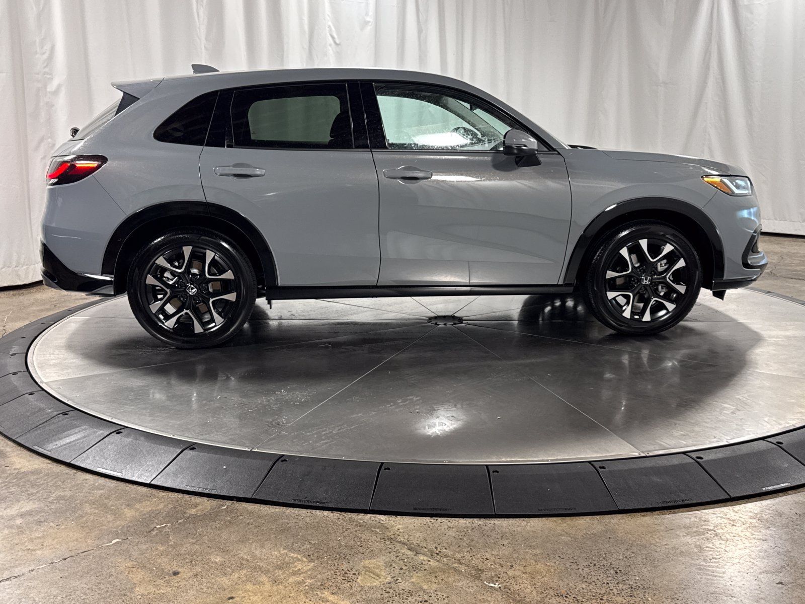 Used 2027 Honda HR-V EX-L image 6