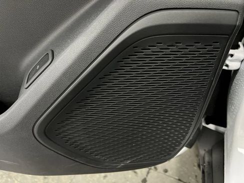 New 2026 Chevrolet Traverse LT w/ Sun and Wheel Package FWD image 25