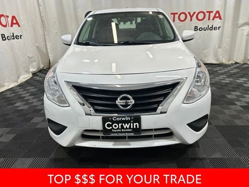 Used 2018 Nissan Versa SV FWD image 2