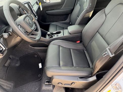 New 2026 Volvo XC40 B5 Core w/ Protection Package Premier image 18