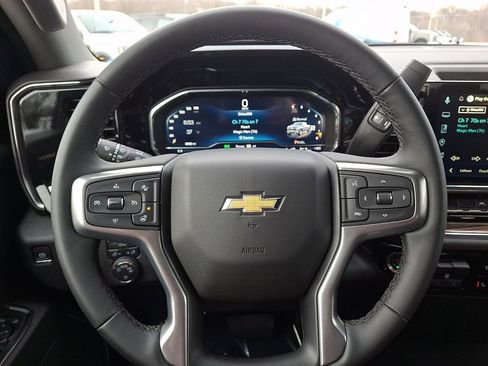 Used 2025 Chevrolet Silverado 1500 LT image 19