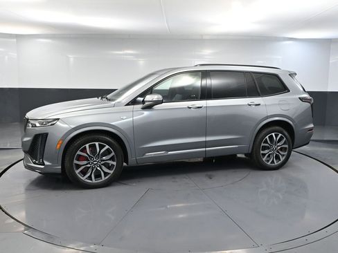 Used 2024 Cadillac XT6 Sport image 11
