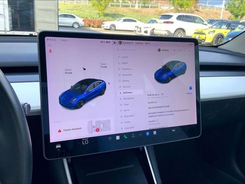 Used 2019 Tesla Model 3 image 19