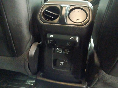 Used 2019 Jeep Wrangler Unlimited Sahara w/ Quick Order Package 24M Moab AWD/4WD image 20