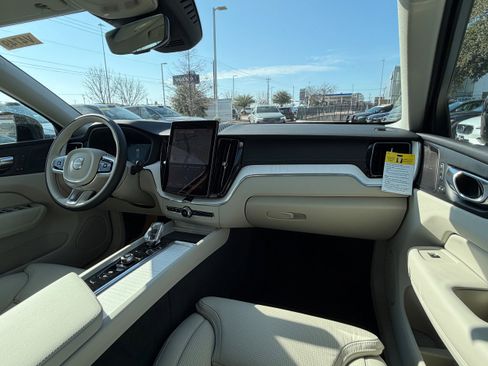 New 2026 Volvo XC60 B5 Ultra w/ Climate Package image 10