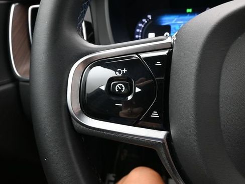 Used 2023 Volvo XC60 B5 Plus w/ Climate Package AWD/4WD image 25