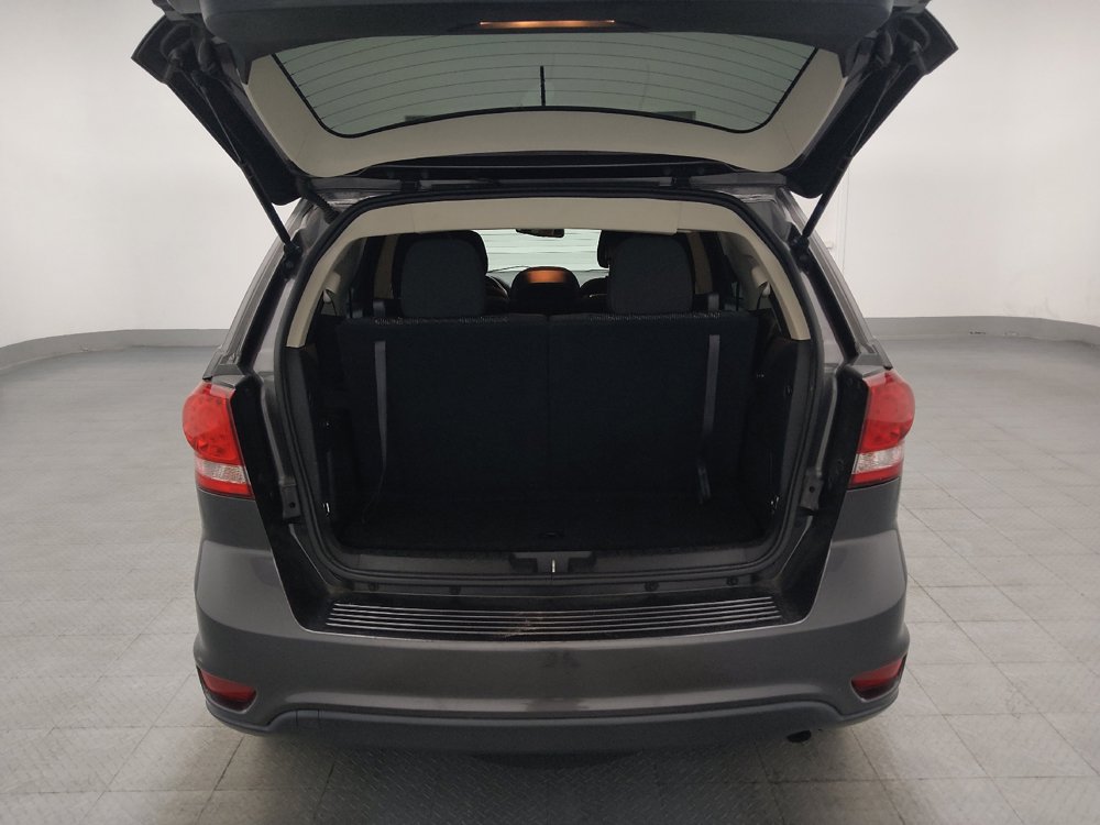 Used 2019 Dodge Journey SE w/ Connectivity Group FWD image 29