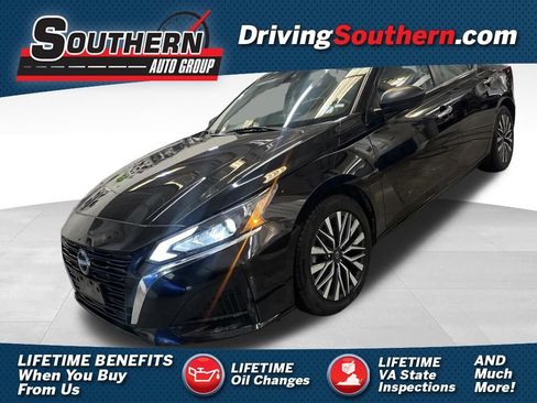 Used 2024 Nissan Altima 2.5 SV FWD image 1