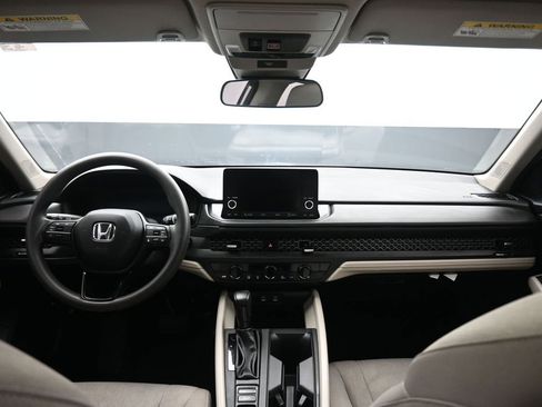 Used 2023 Honda Accord EX image 37