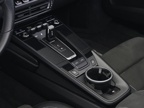 Certified 2022 Porsche 911 Targa 4S AWD/4WD image 34