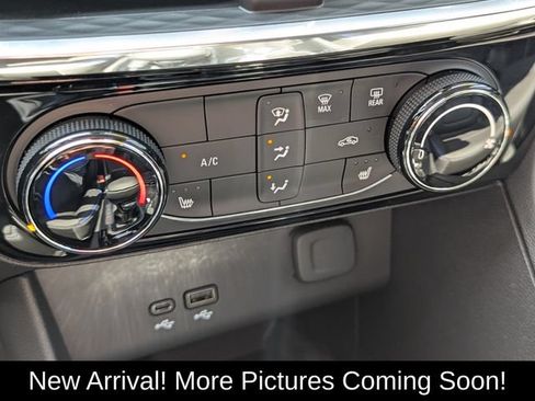 Used 2026 Buick Encore GX Sport Touring w/ Comfort Package AWD/4WD image 17