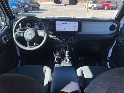 Used 2024 Jeep Wrangler Willys image 19