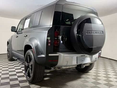 Used 2025 Land Rover Defender 110 S image 4