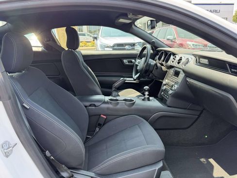 Used 2018 Ford Mustang Coupe RWD image 12