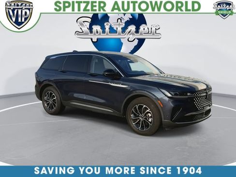 Used 2024 Lincoln Nautilus Premier w/ Equipment Group 102A AWD/4WD image 3