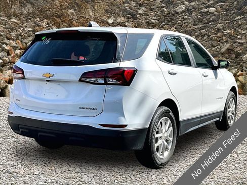 Used 2022 Chevrolet Equinox LS AWD/4WD image 2