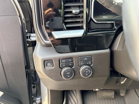 Used 2024 Chevrolet Silverado 1500 RST w/ Z71 Off-Road Package AWD/4WD image 15