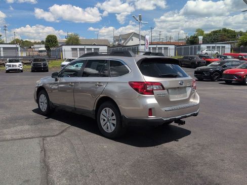 Used 2016 Subaru Outback 2.5i Premium AWD/4WD image 7