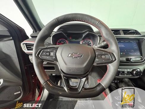 Used 2023 Chevrolet TrailBlazer RS w/ Sun and Liftgate Package AWD/4WD image 9